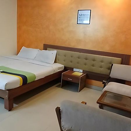 Grand Plaza Hotel - Nampally - Hyderabad Railway Station - Fish Prasadam 2025 - Free Breakfast - Deccan Railway Station - Lakdikapul Гайдарабад Екстер'єр фото