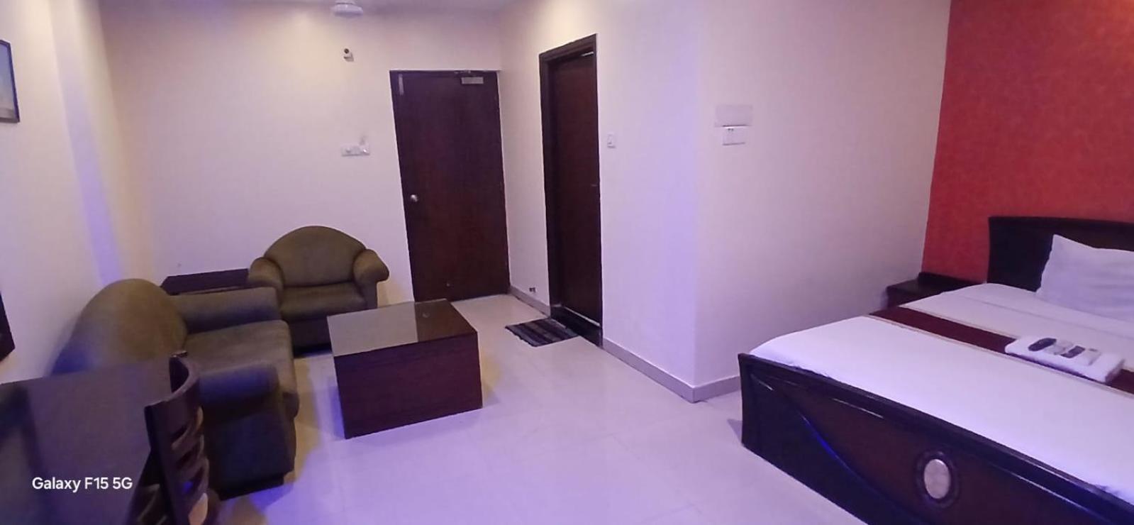 Grand Plaza Hotel - Nampally - Hyderabad Railway Station - Fish Prasadam 2025 - Free Breakfast - Deccan Railway Station - Lakdikapul Гайдарабад Екстер'єр фото